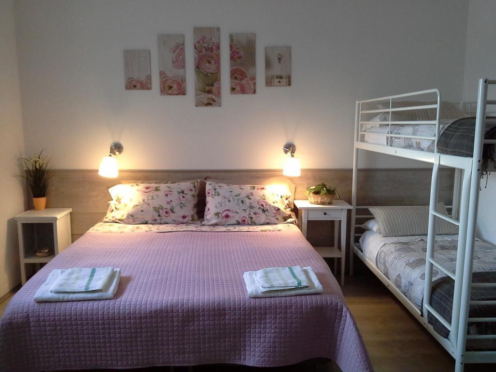 Bed and Breakfast La Casa Delle Betulle Cardano Al Campo Zimmer foto