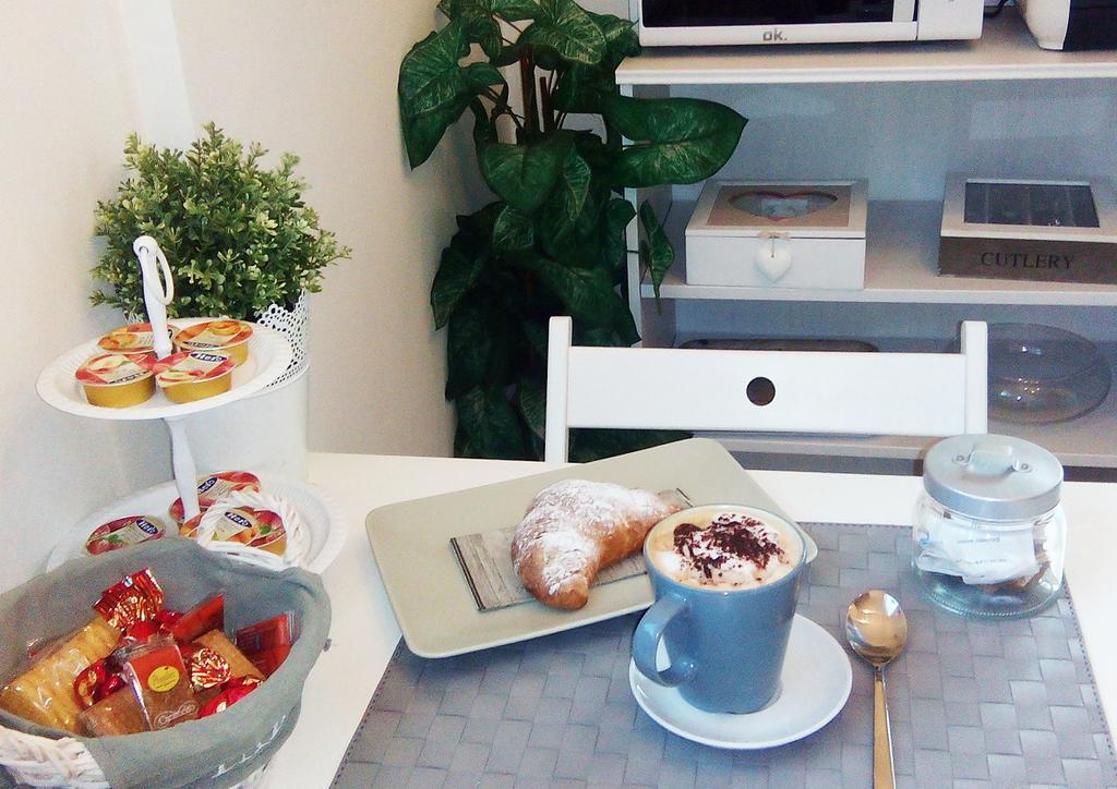 Bed and Breakfast La Casa Delle Betulle Cardano Al Campo Zimmer foto